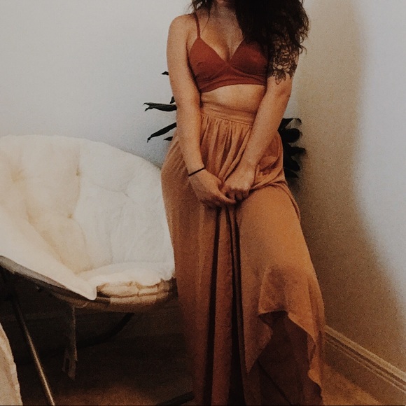 long orange skirt. - Picture 3 of 3